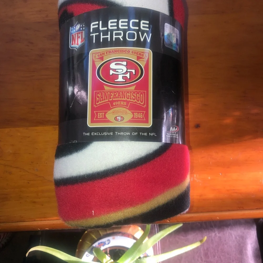 Classic 2016 Super Size Niners Fleece Throw